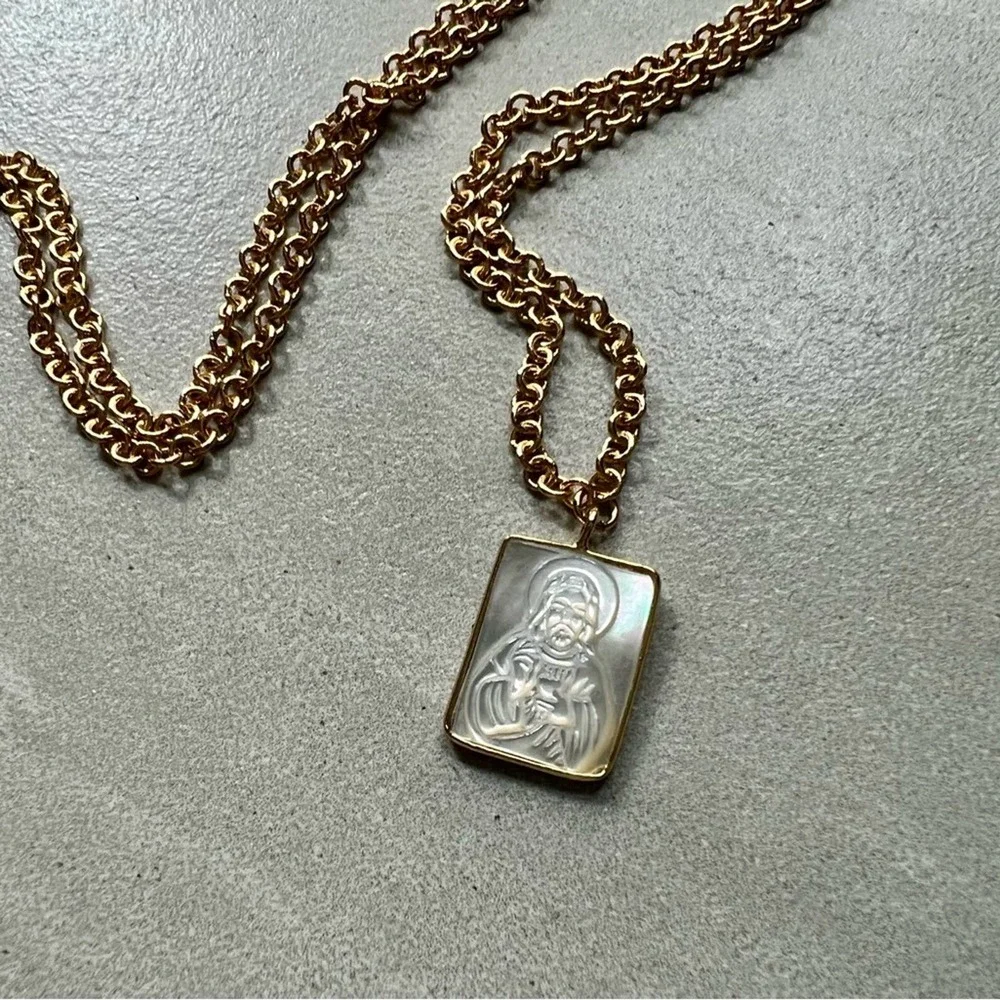 *EVA* Rectangular Carved Shell Religious Pendants - Picture 7 of 11